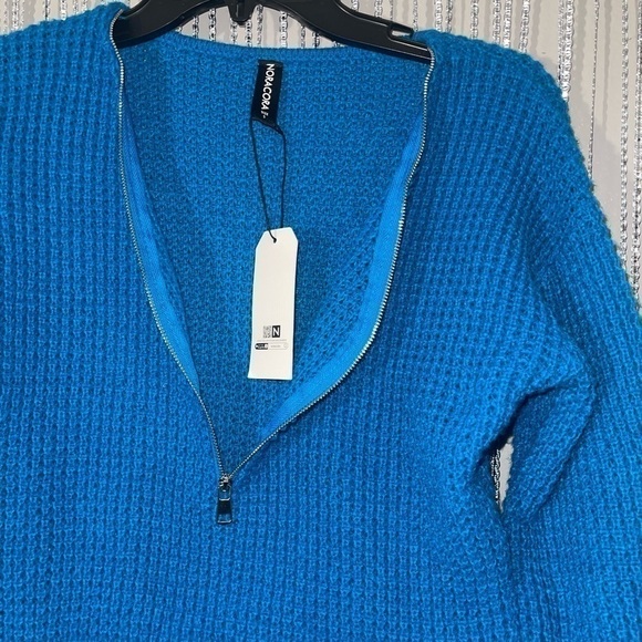 Noracora Wool Knitted Sweater with zipper front, size small - Picture 3 of 9